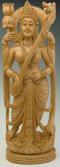 サラスヴァティー女神（弁財天）の木彫り彫刻品